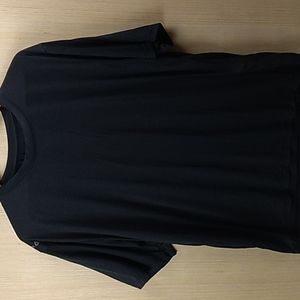 Reebok Men's silky top in size XL Black
